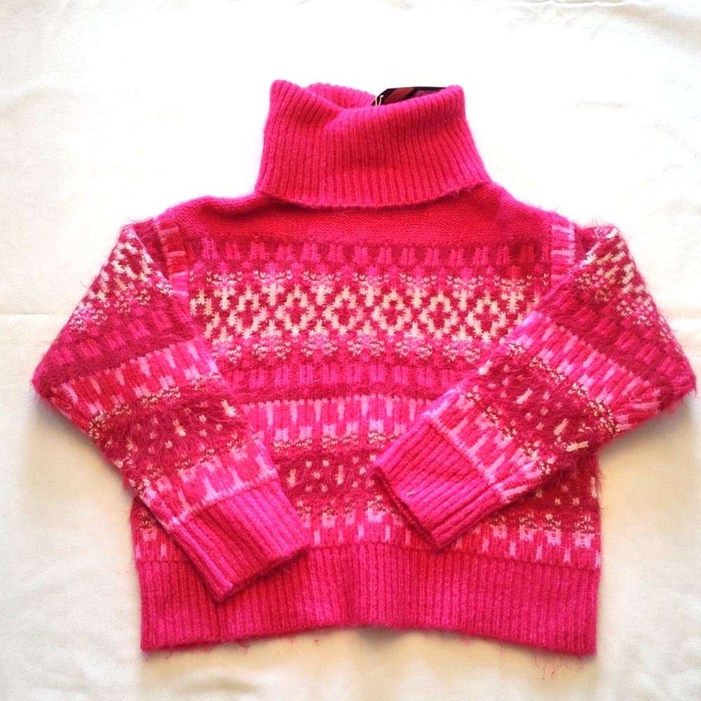 New hot pink white cozy cropped ski chalet sweater by universal thread XL
